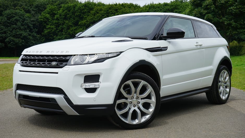 Bijeli Range Rover luksuzni SUV